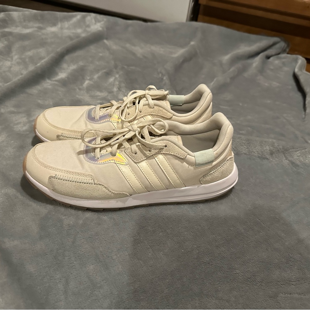 Adidas women’s size 10 Cloudfoam